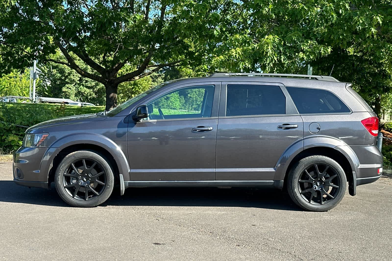 Used 2019 Dodge Journey SE w/ Premium Group FWD image 5