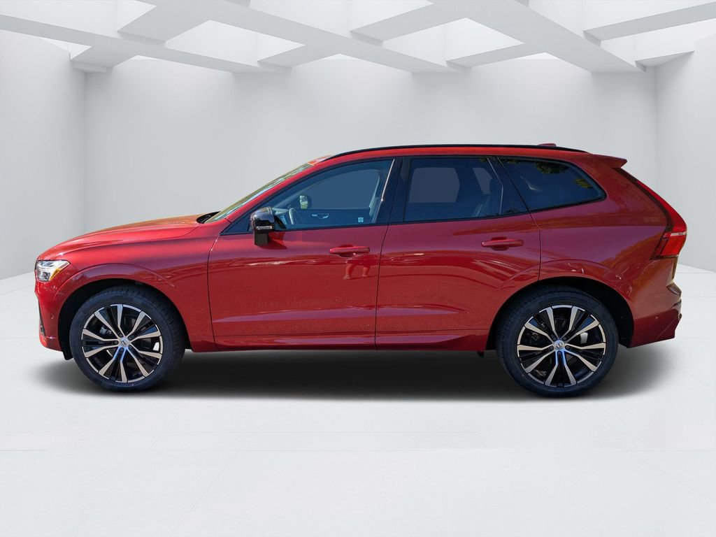 Used 2023 Volvo XC60 B5 Plus w/ Climate Package image 6
