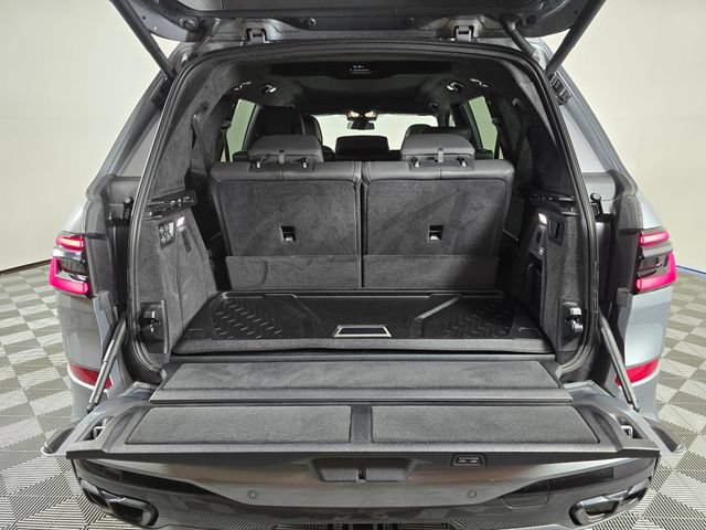 Used 2025 BMW X7 M60i AWD/4WD image 16