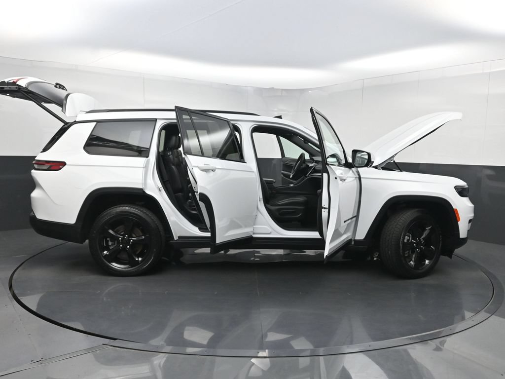 Used 2024 Jeep Grand Cherokee L Altitude AWD/4WD image 39