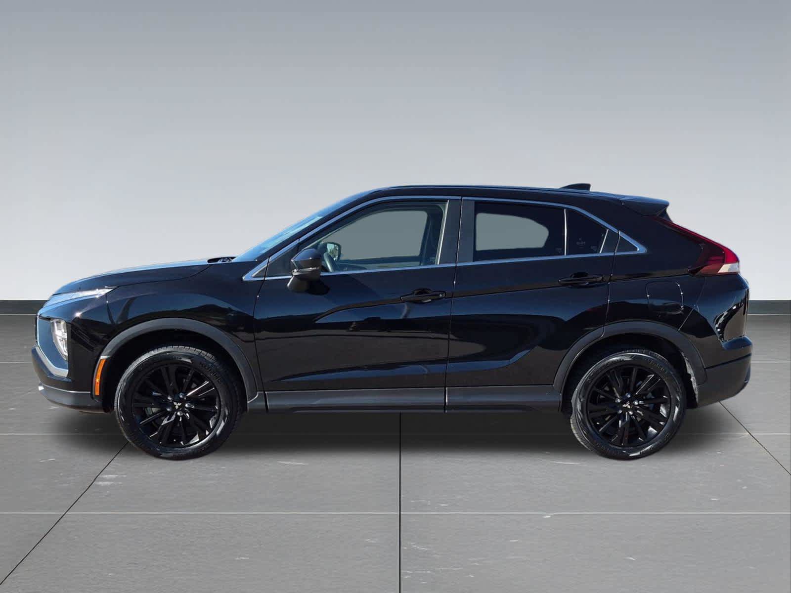 Used 2023 Mitsubishi Eclipse Cross LE AWD/4WD image 3