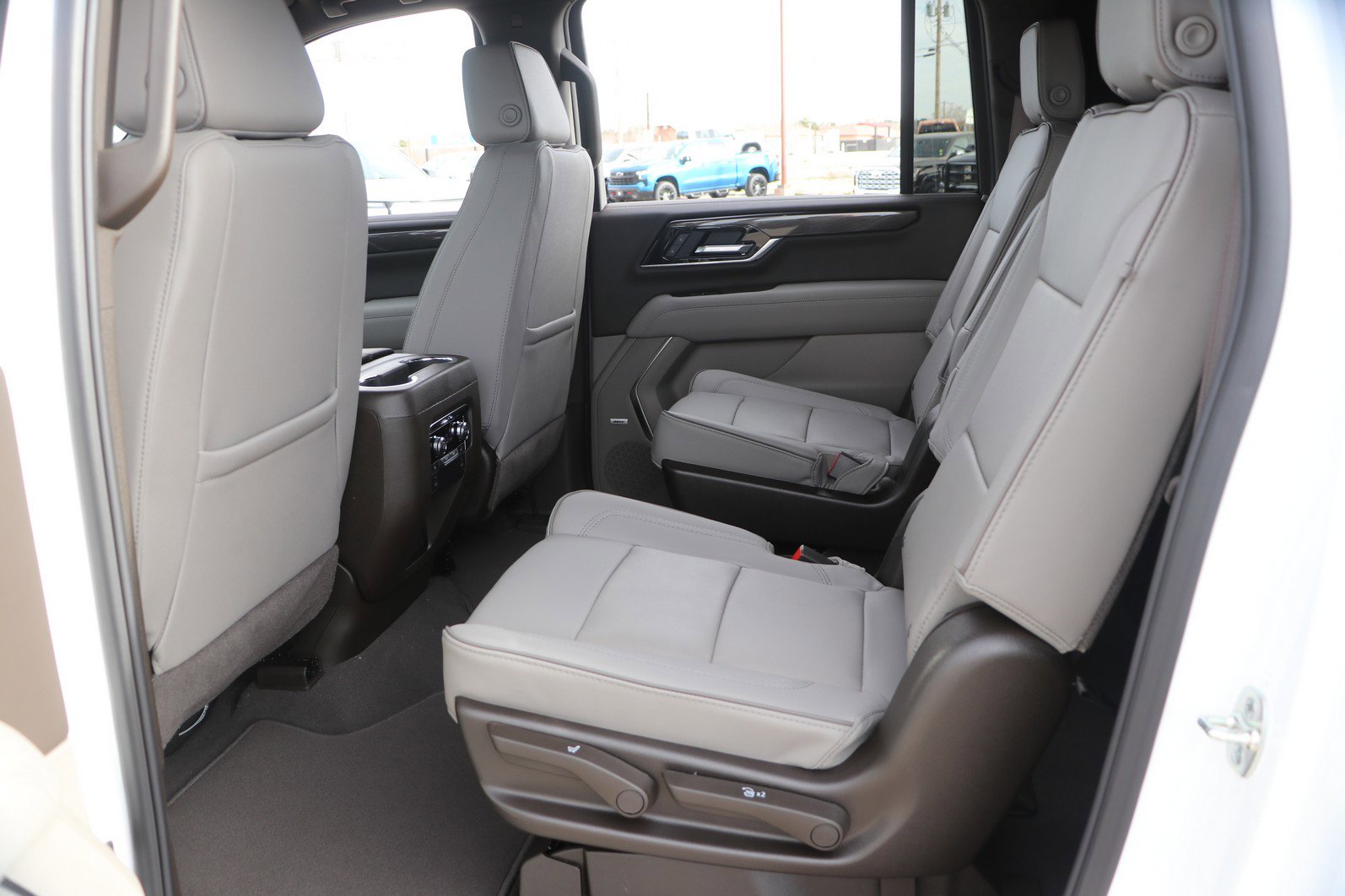 New 2026 GMC Yukon XL Elevation image 27