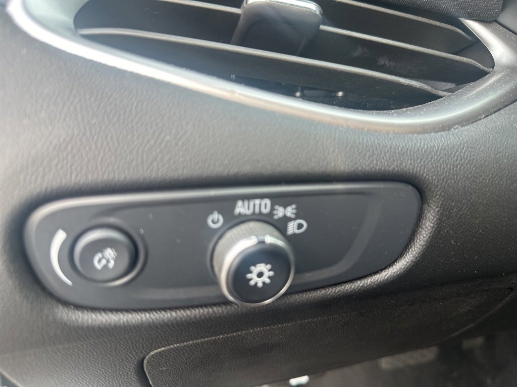 Used 2025 Chevrolet Malibu LT image 30