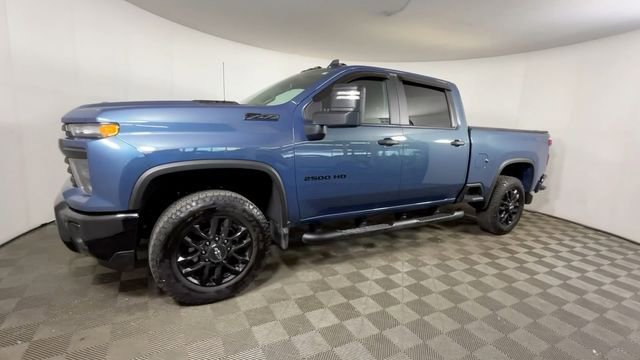 Used 2025 Chevrolet Silverado 2500 Custom w/ Custom Value Package AWD/4WD image 10