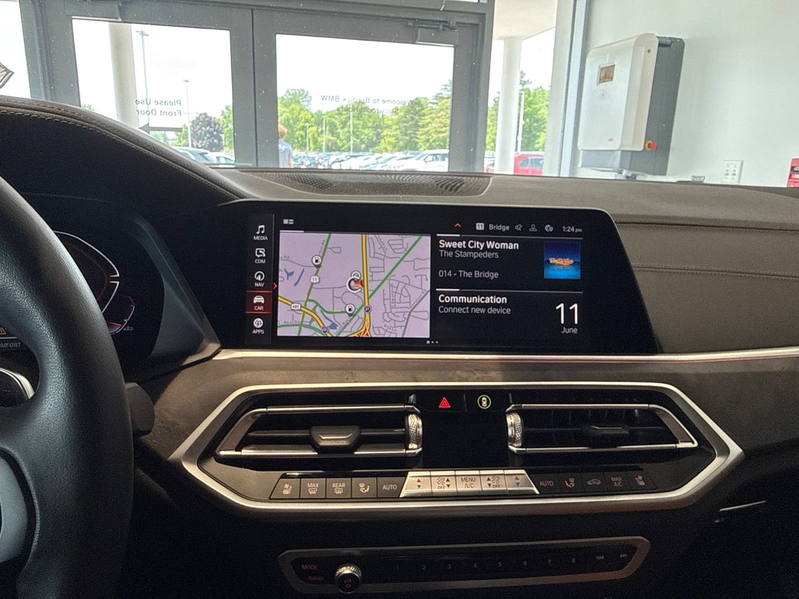 Used 2023 BMW X5 xDrive40i w/ Luxury Seating Package AWD/4WD image 19