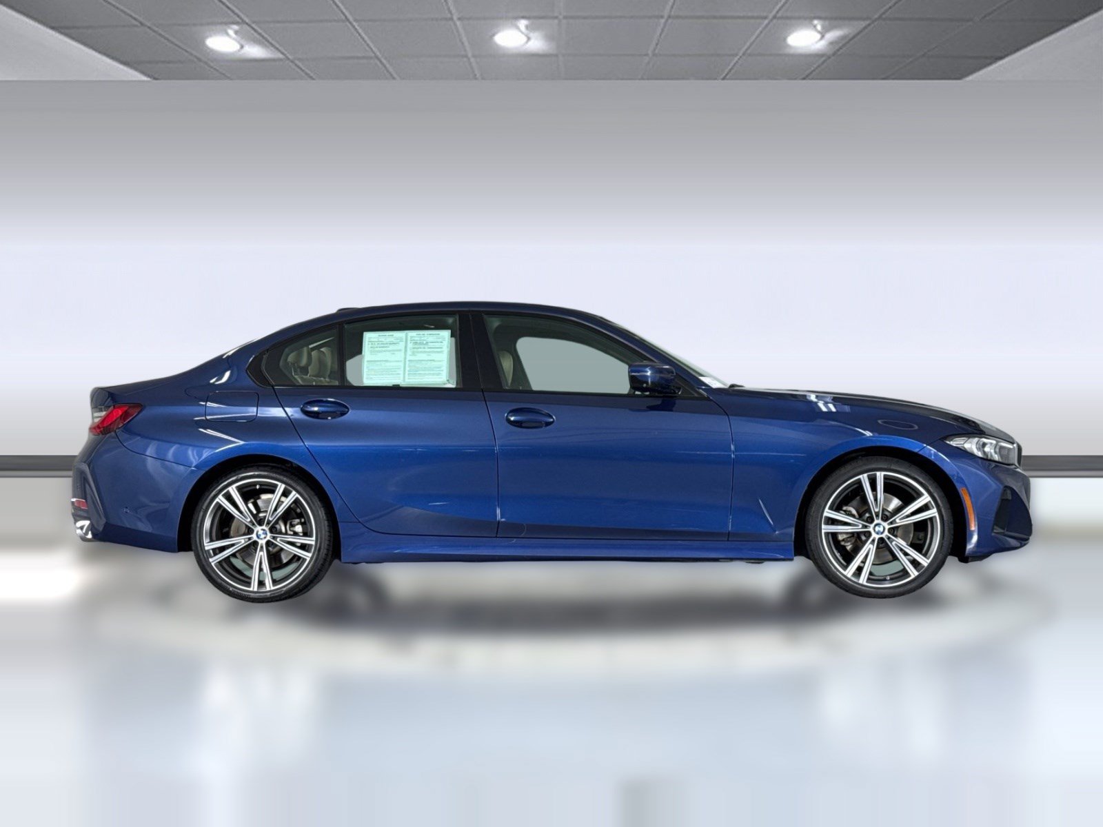 Used 2023 BMW 330i Sedan w/ Parking Assistance Package RWD image 7