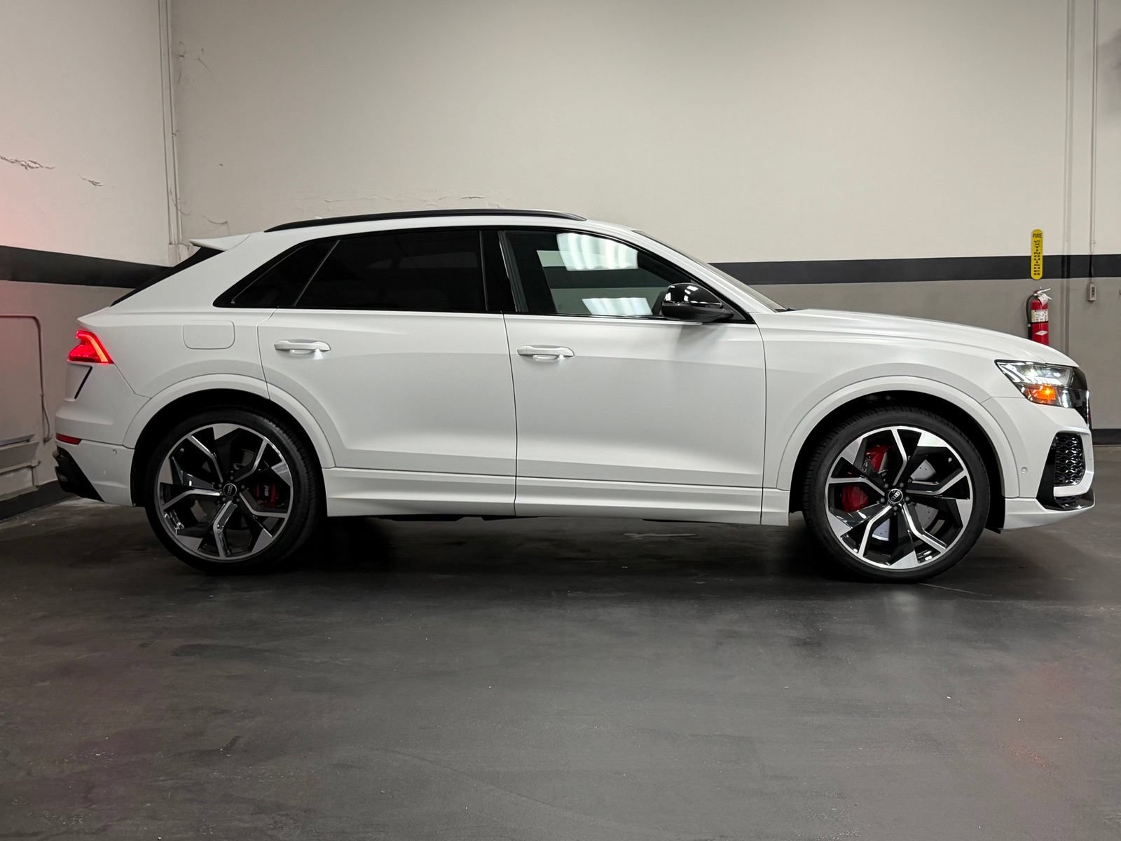 Used 2023 Audi RS Q8 w/ Black Optic Package AWD/4WD image 3