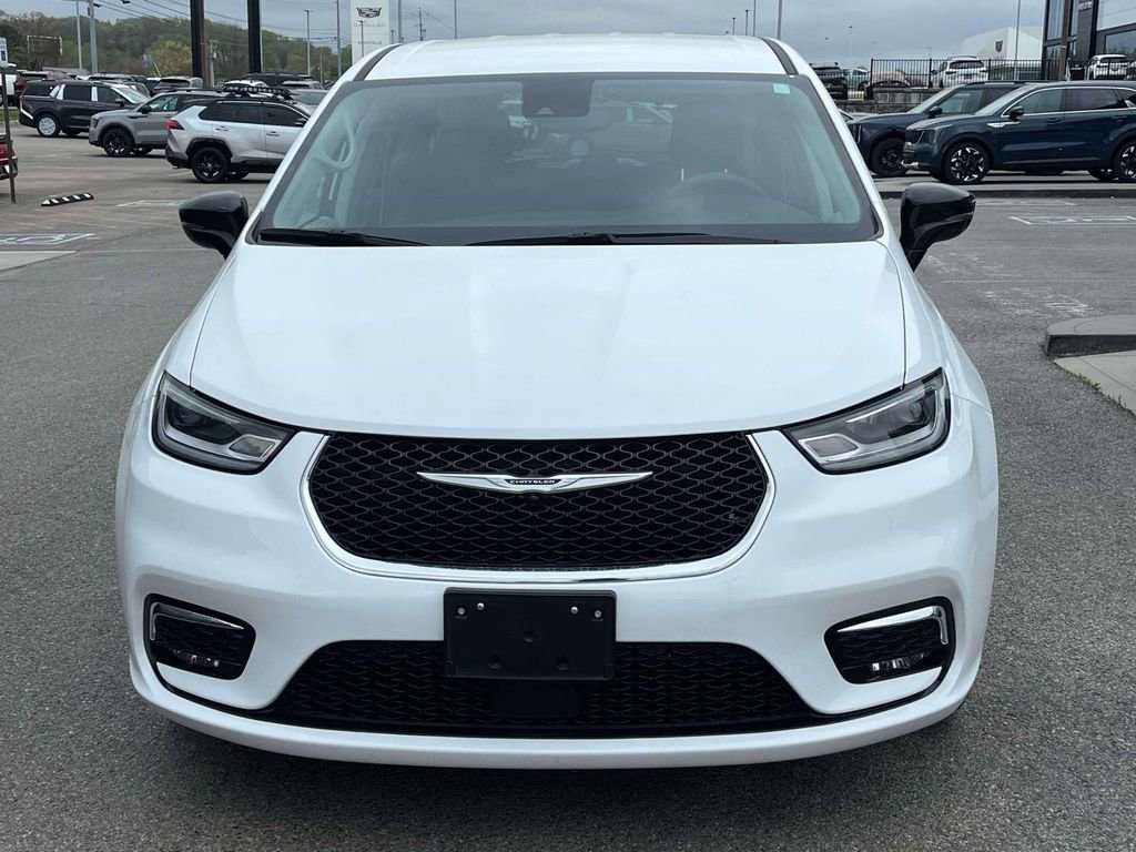 Used 2024 Chrysler Pacifica Touring-L image 33