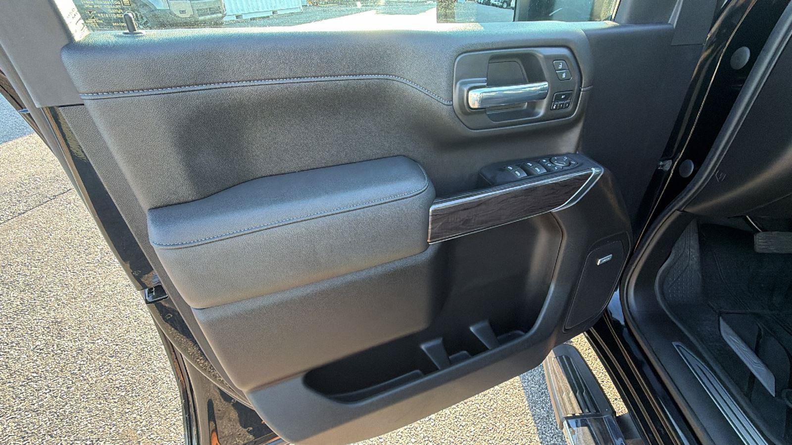 Used 2022 Chevrolet Silverado 2500 LTZ w/ LTZ Premium Package AWD/4WD image 14
