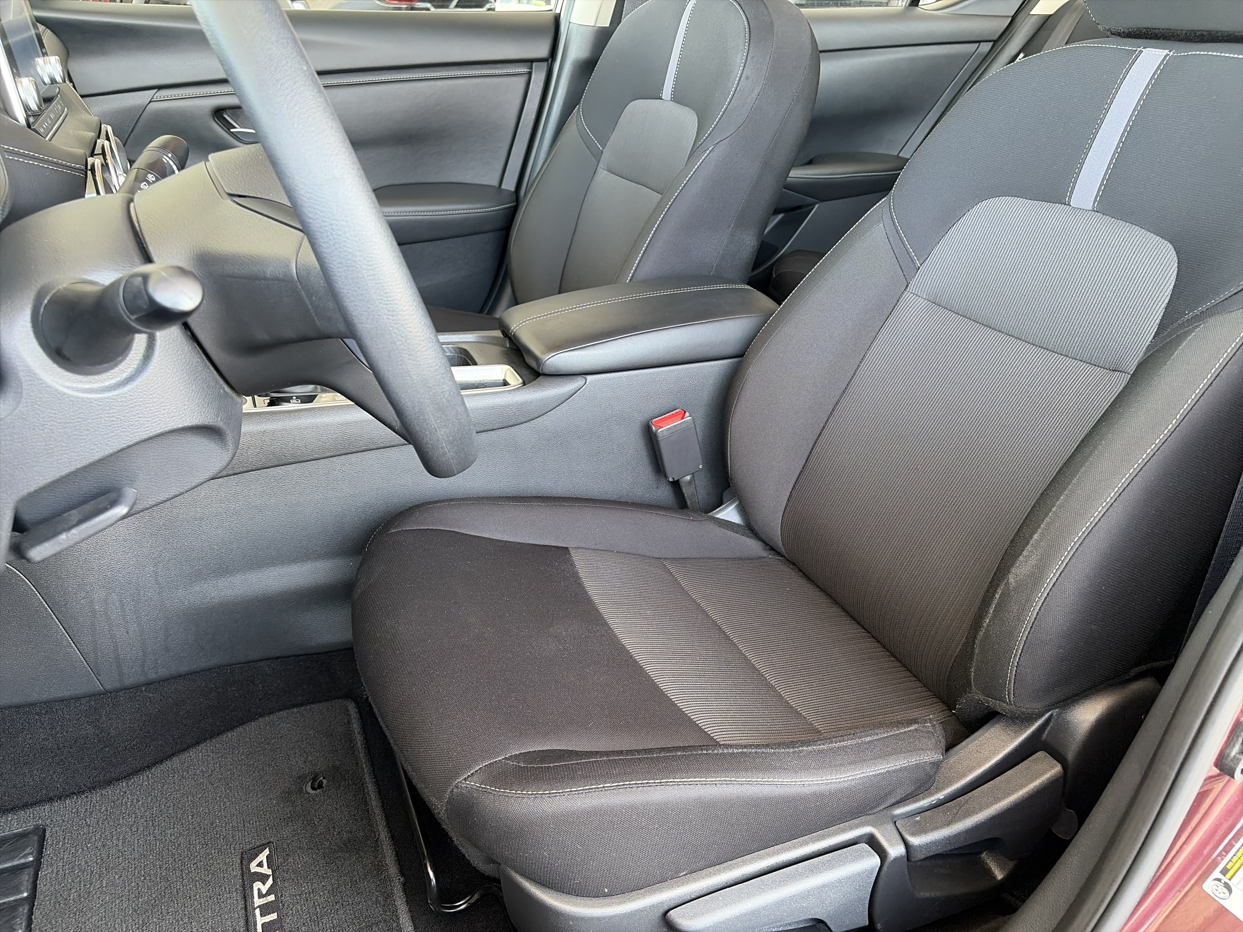 Used 2025 Nissan Sentra SV FWD image 13