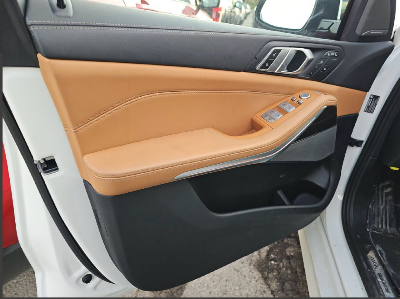 Used 2025 BMW X7 xDrive40i w/ M Sport Package image 16