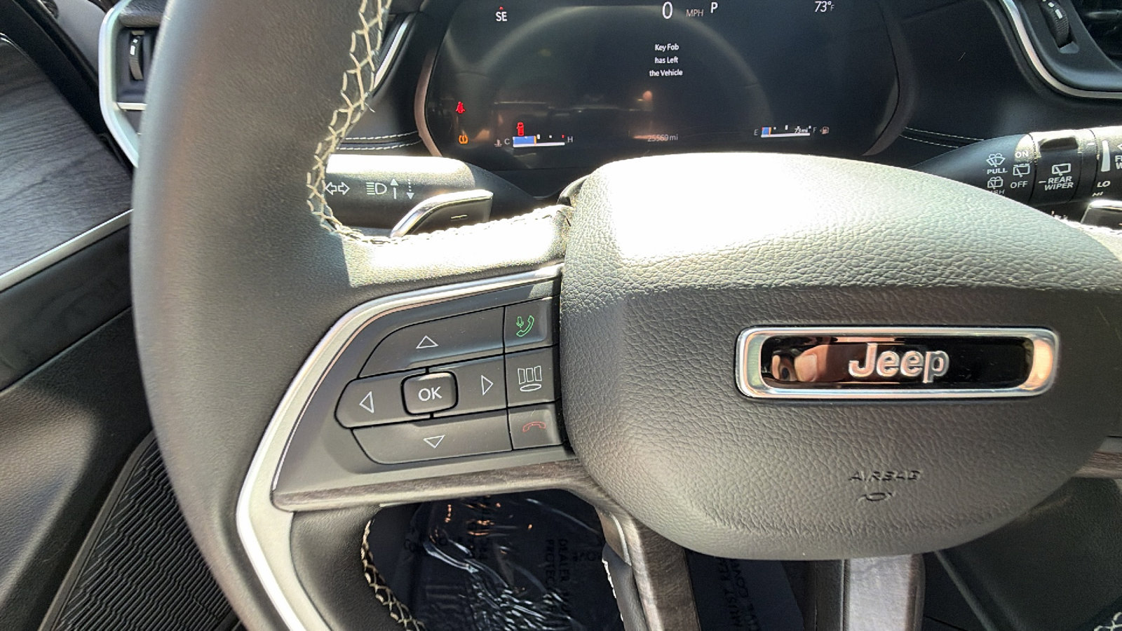 Used 2024 Jeep Grand Cherokee Limited w/ Luxury Tech Group II image 28