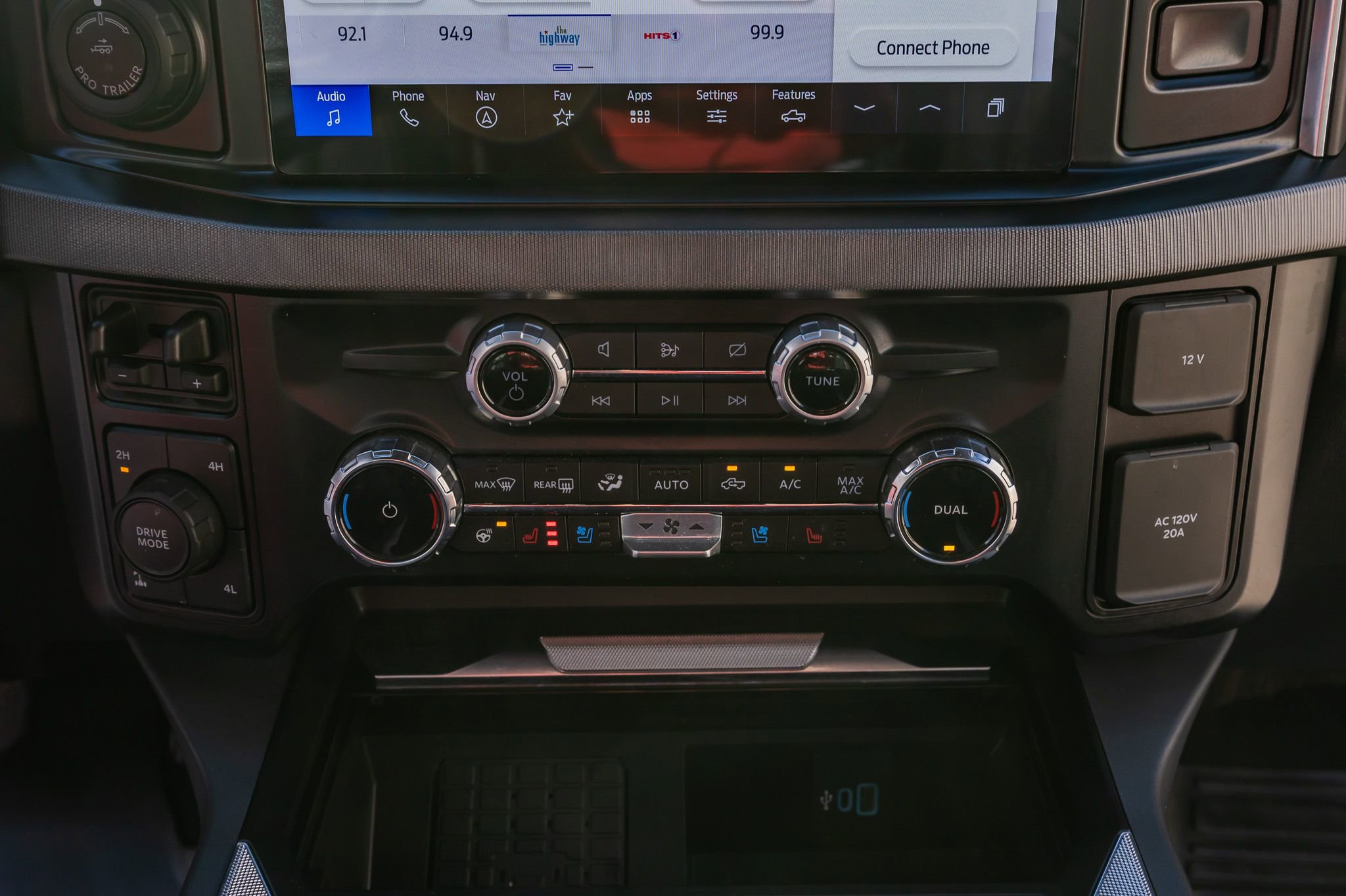 Used 2024 Ford F350 Platinum image 25