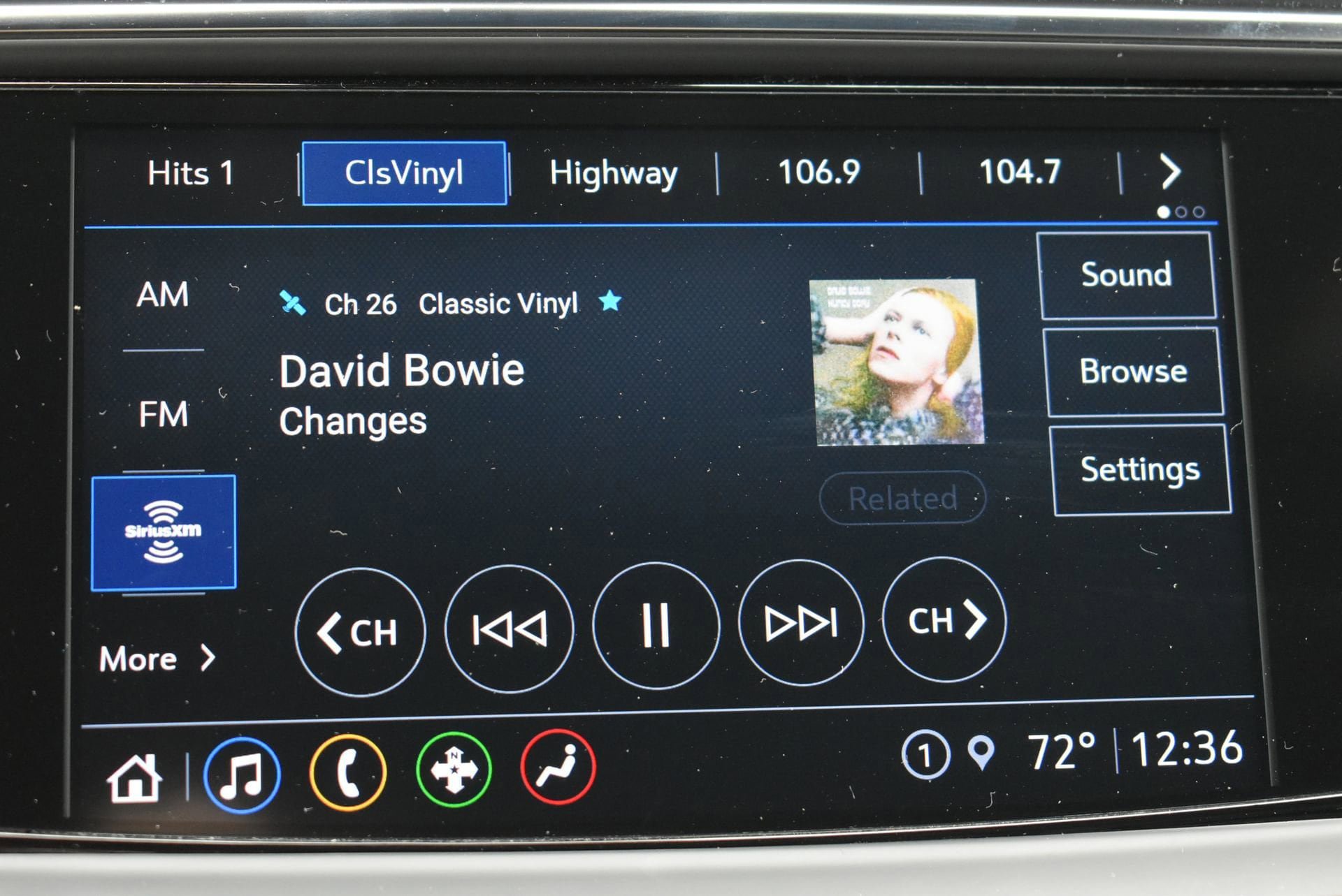 Used 2023 Buick Enclave Essence w/ Experience Buick Package FWD image 30