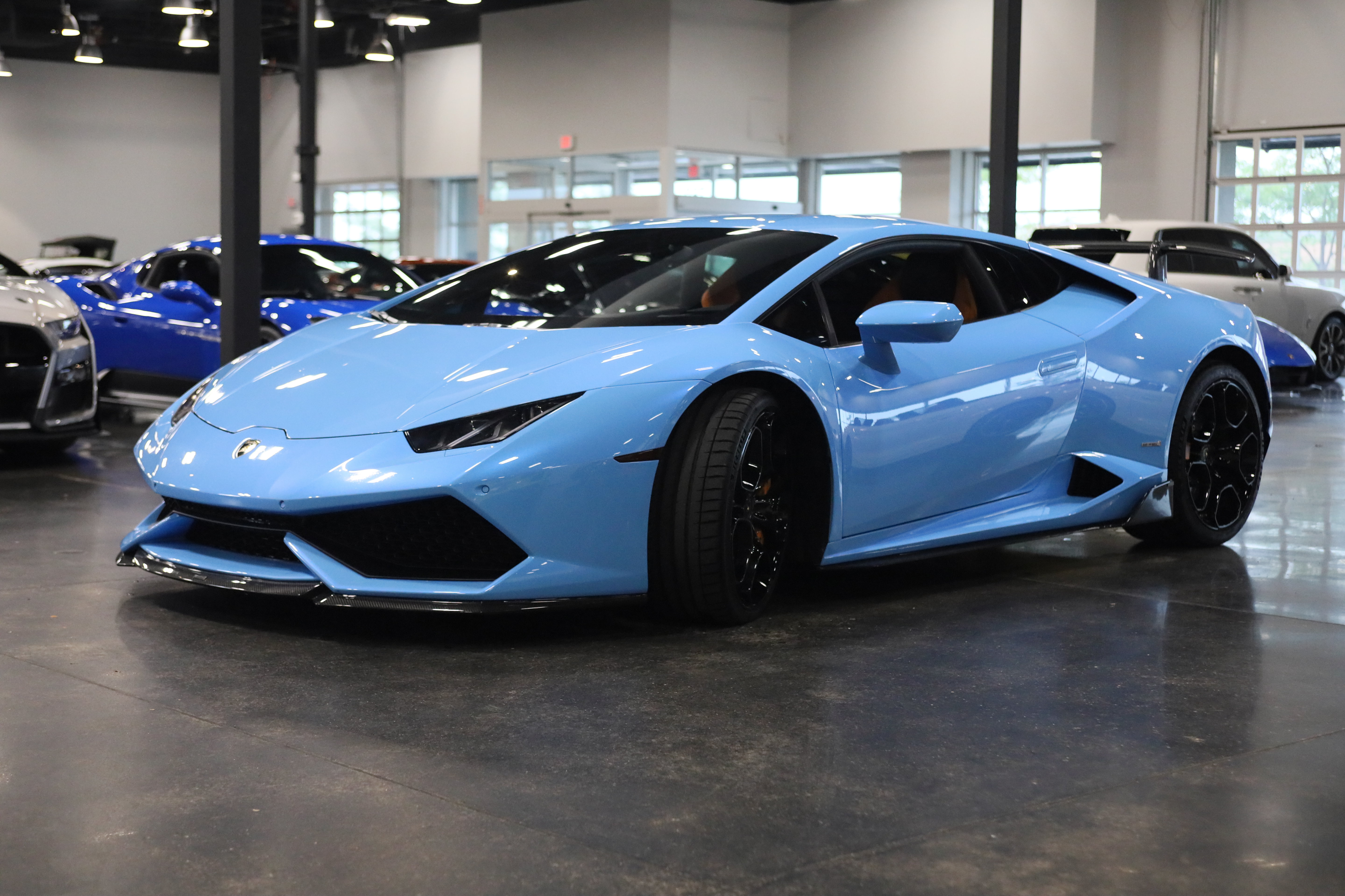 Used 2016 Lamborghini Huracan LP 610-4 Avio AWD/4WD image 2