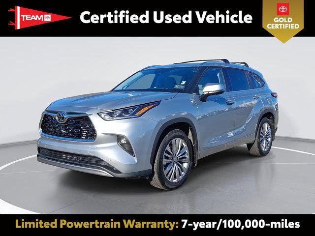 Certified 2025 Toyota Highlander Platinum image 1