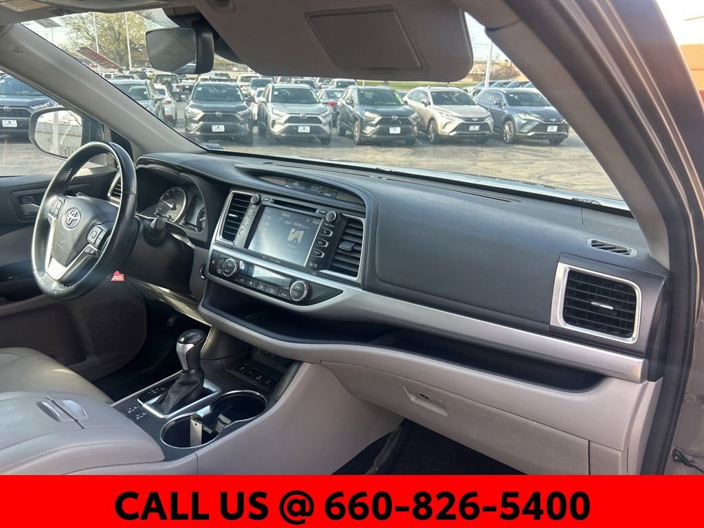 Used 2017 Toyota Highlander XLE image 6