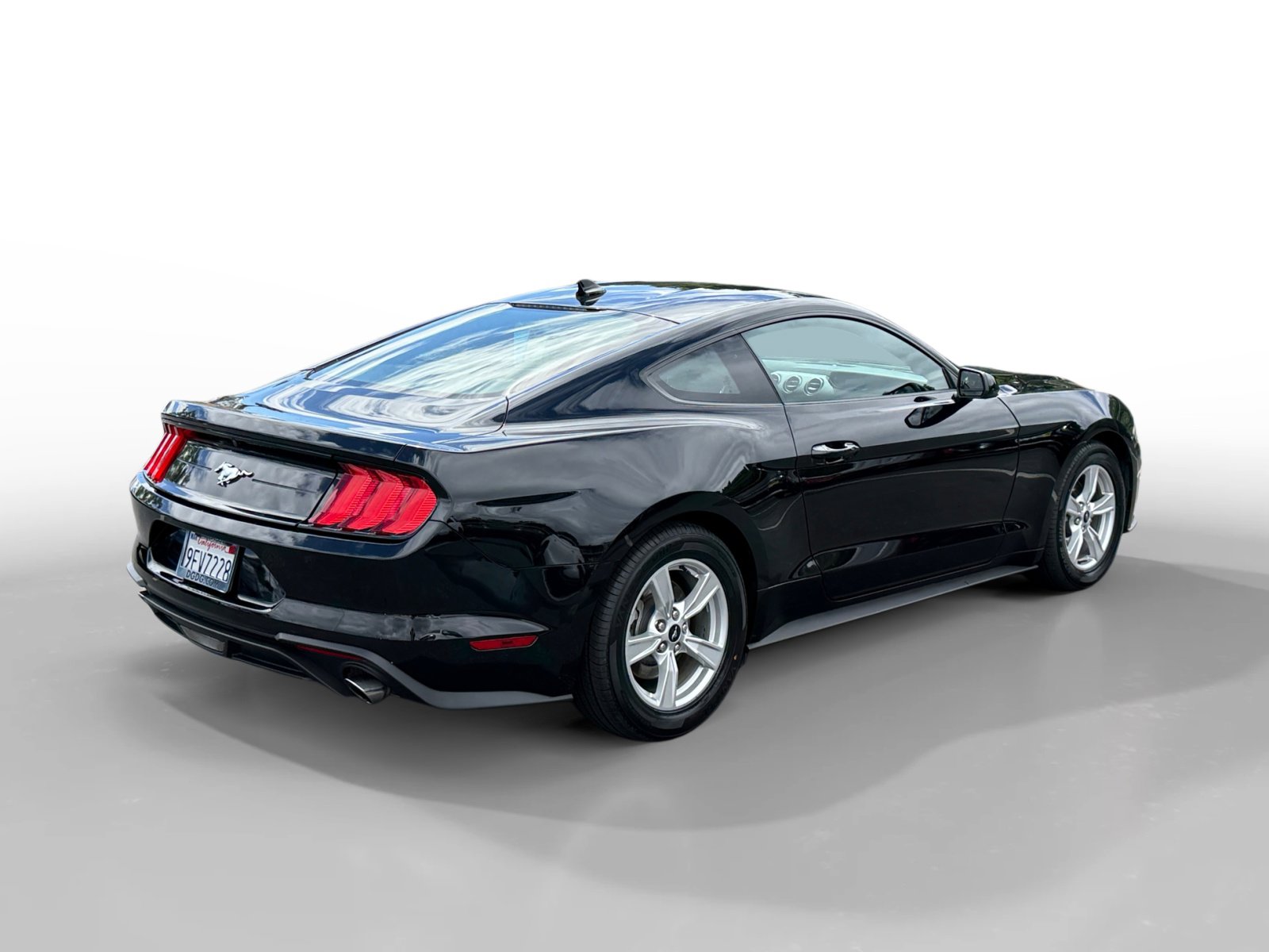 Certified 2022 Ford Mustang Coupe RWD image 5