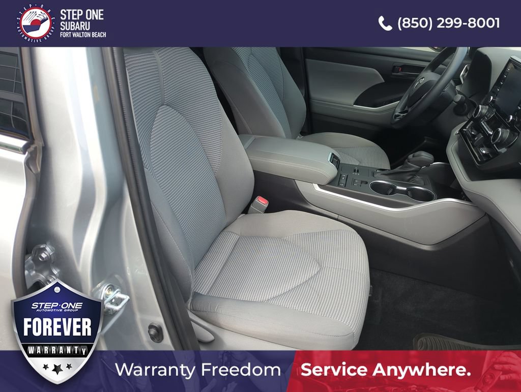 Used 2021 Toyota Highlander L FWD image 38
