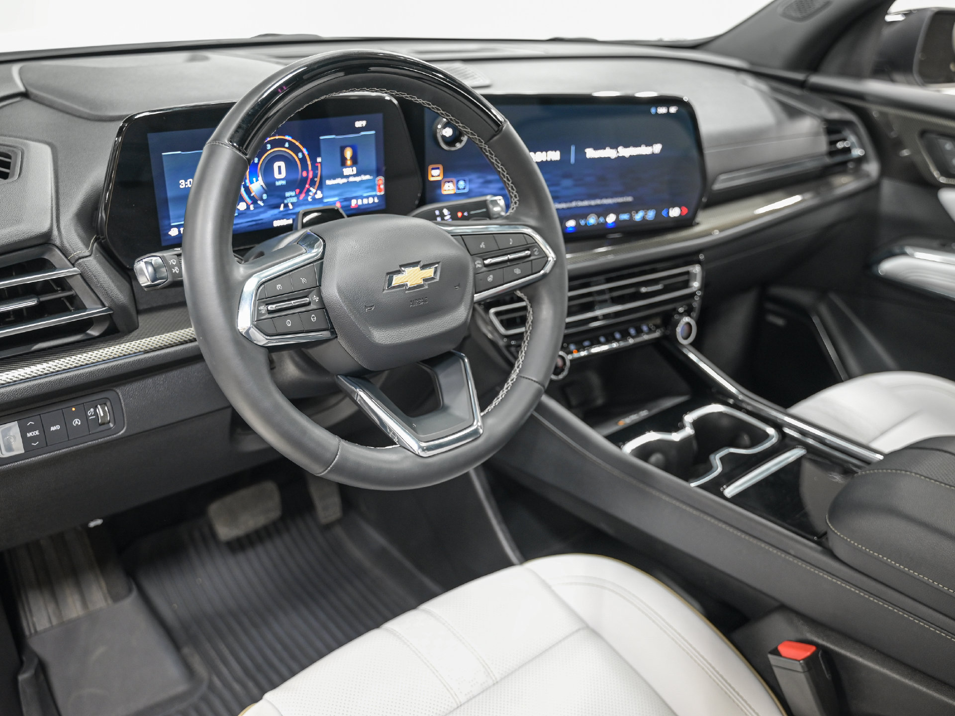 Used 2025 Chevrolet Traverse High Country AWD/4WD image 15