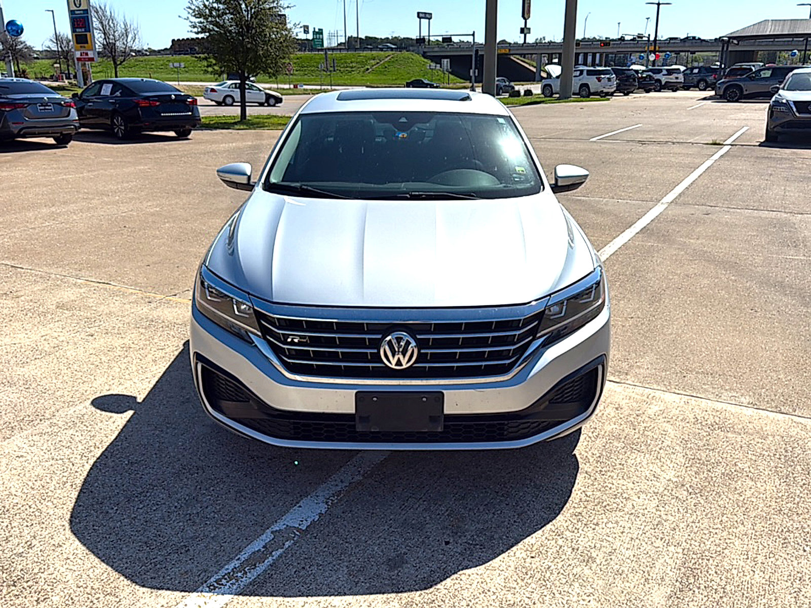 Used 2020 Volkswagen Passat 2.0T R-Line image 3