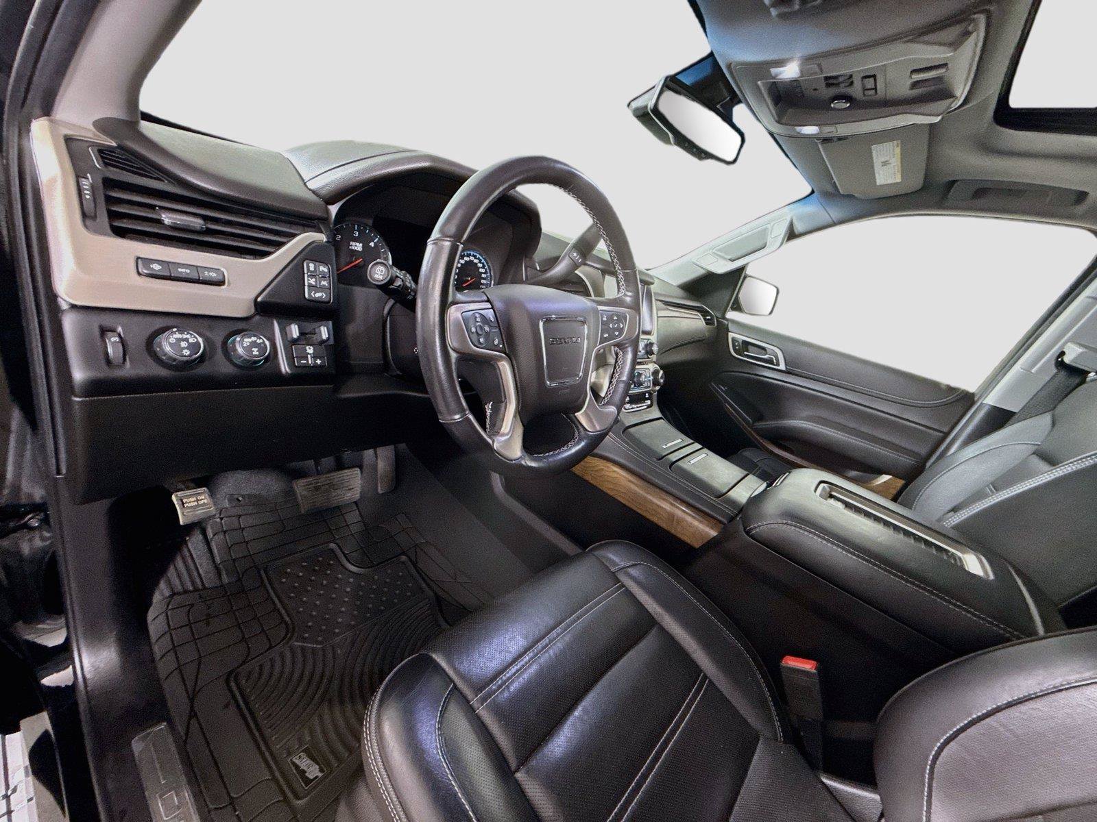 Used 2019 GMC Yukon Denali w/ Denali Ultimate Package AWD/4WD image 13