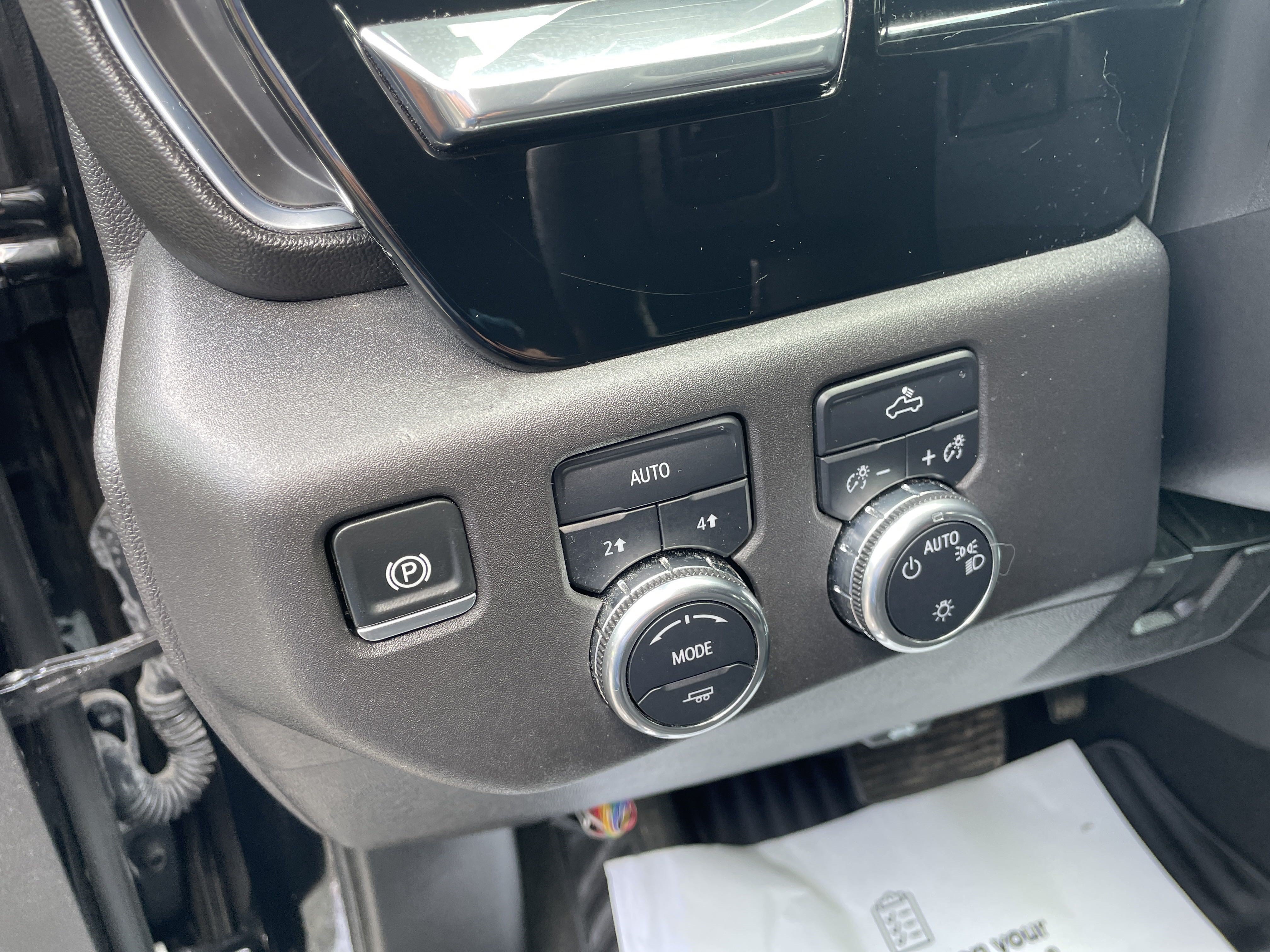 Used 2024 GMC Sierra 1500 SLE AWD/4WD image 11