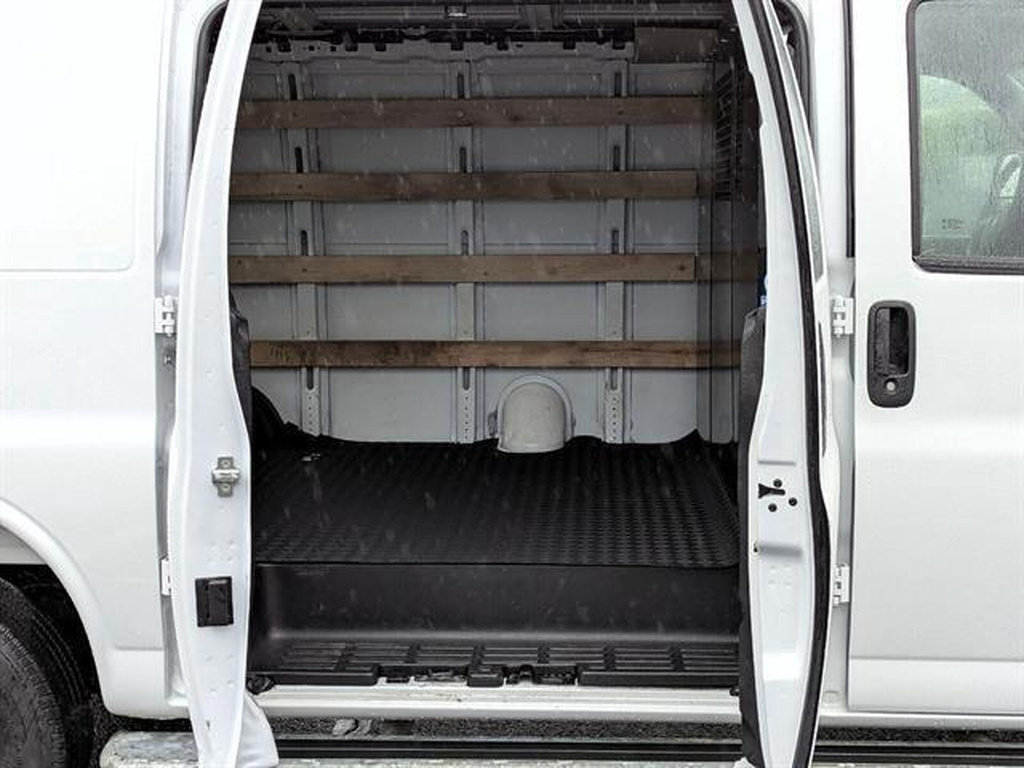 Certified 2025 Chevrolet Express 2500 w/ Driver Convenience Package RWD image 32