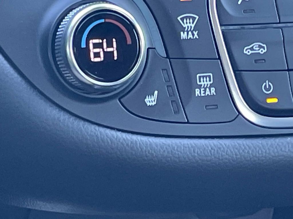 Used 2022 Chevrolet Malibu LT w/ Leather Package image 21