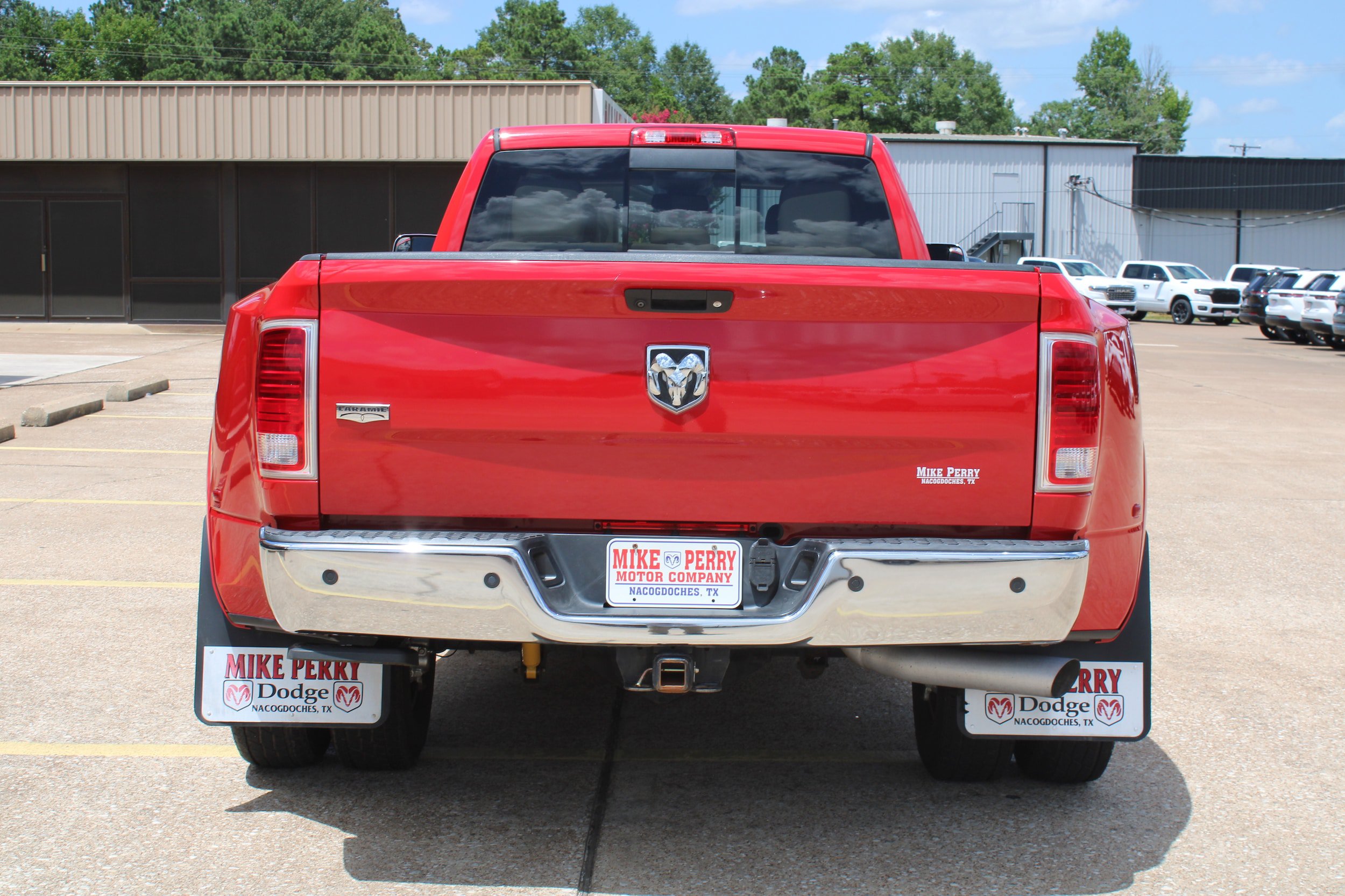Used 2014 RAM 3500 Laramie w/ Convenience Group RWD image 8
