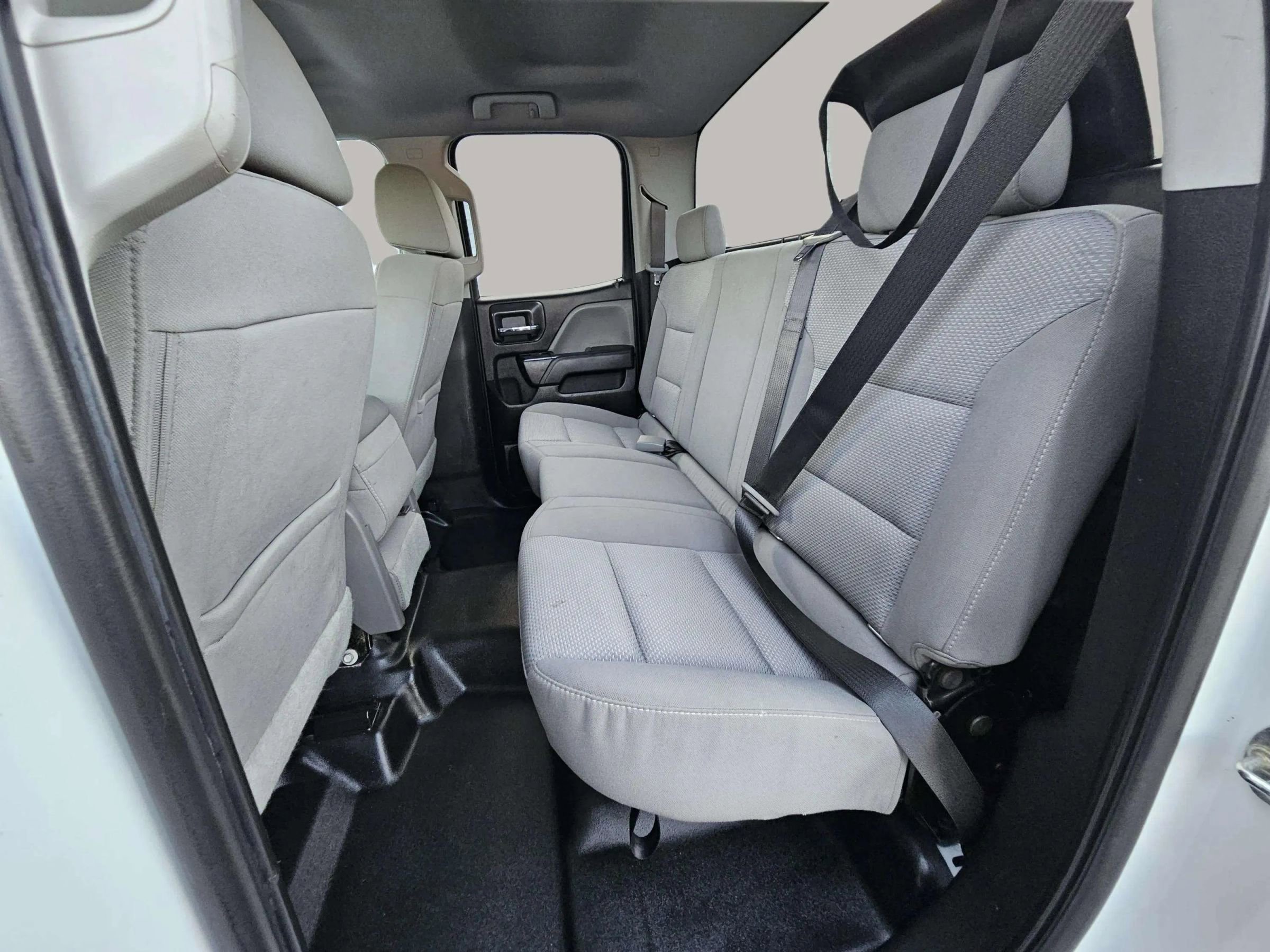 Used 2018 Chevrolet Silverado 1500 Custom w/ Trailering Package image 18