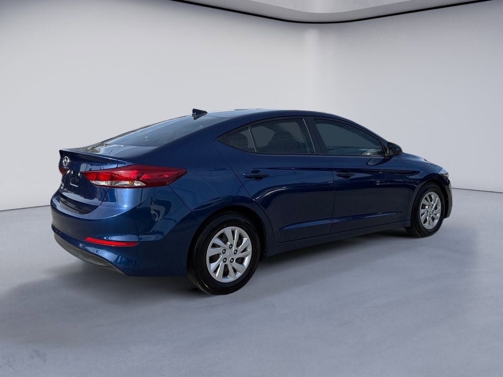 Used 2017 Hyundai Elantra SE FWD image 5