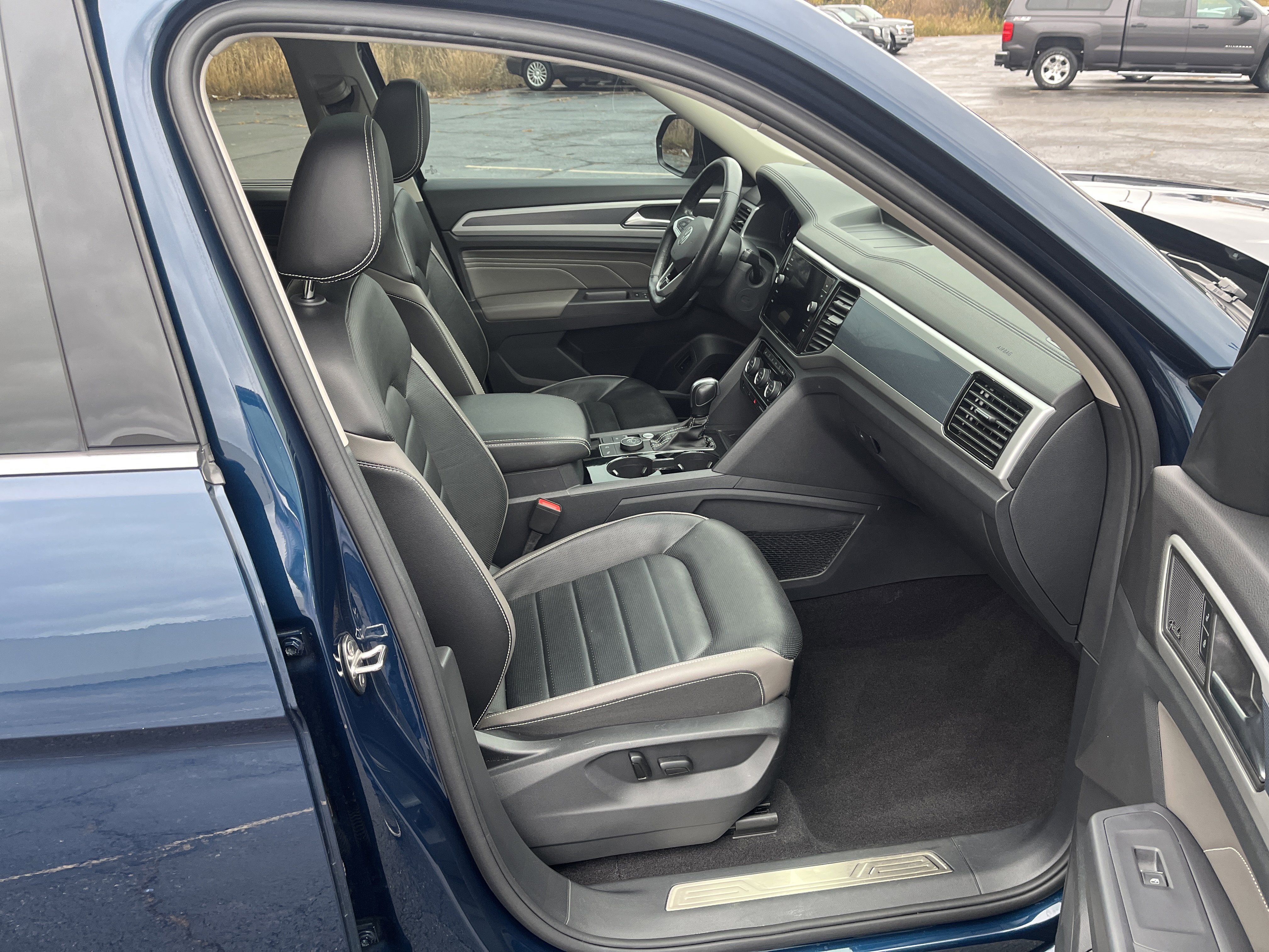 Used 2021 Volkswagen Atlas SEL Premium image 18