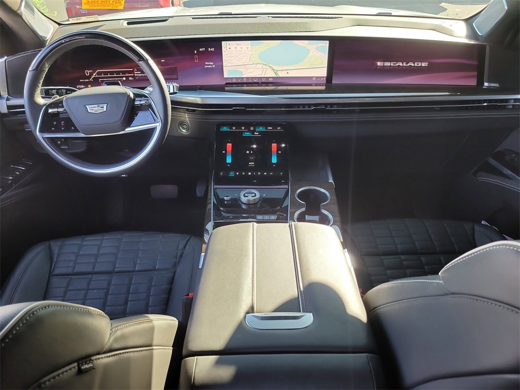 Used 2025 Cadillac Escalade ESV Sport Platinum image 12