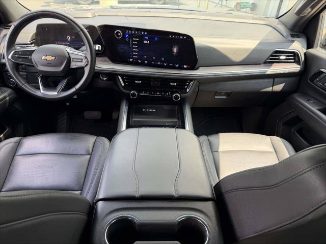 Used 2025 Chevrolet Suburban LT AWD/4WD image 16