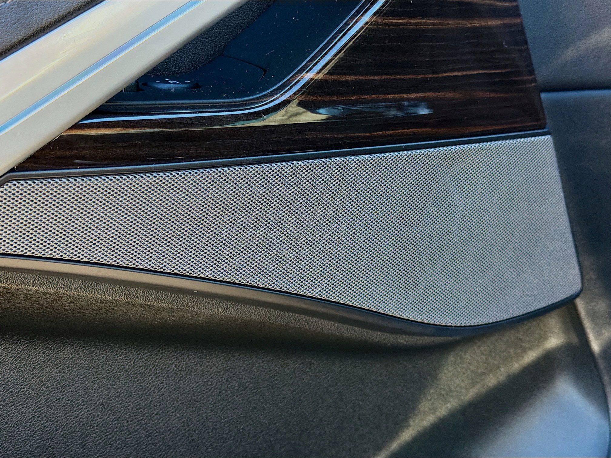 Used 2025 BMW X6 xDrive40i image 24