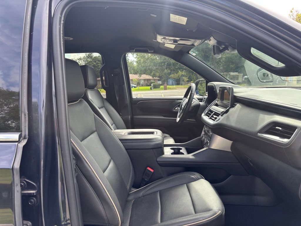 Used 2023 GMC Yukon XL SLT w/ SLT Luxury Package RWD image 25