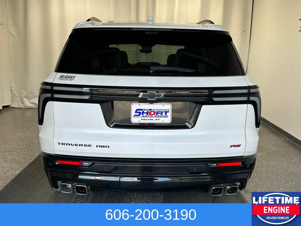Used 2024 Chevrolet Traverse RS image 8