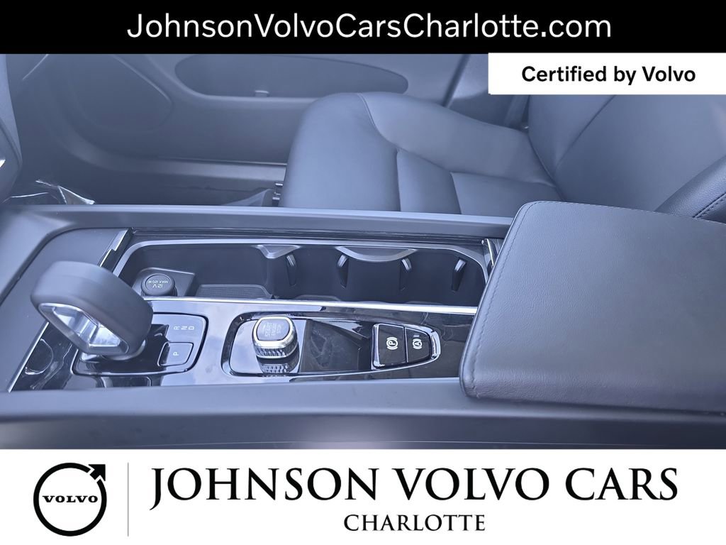 Certified 2025 Volvo XC60 B5 Core AWD/4WD image 26