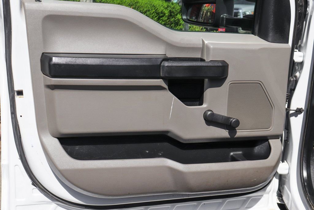 Used 2017 Ford F550 2WD Regular Cab Super Duty image 15