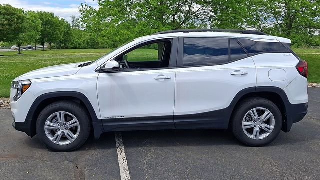Certified 2024 GMC Terrain SLE w/ Driver Convenience Package AWD/4WD image 5