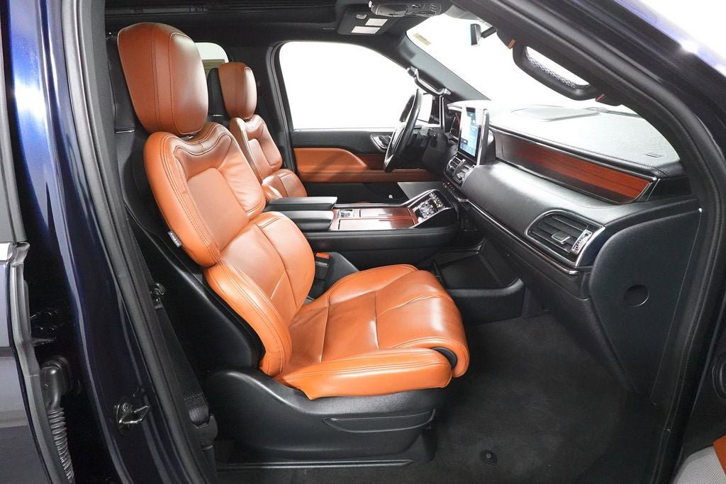 Used 2021 Lincoln Navigator Reserve w/ Luxury Package AWD/4WD image 34
