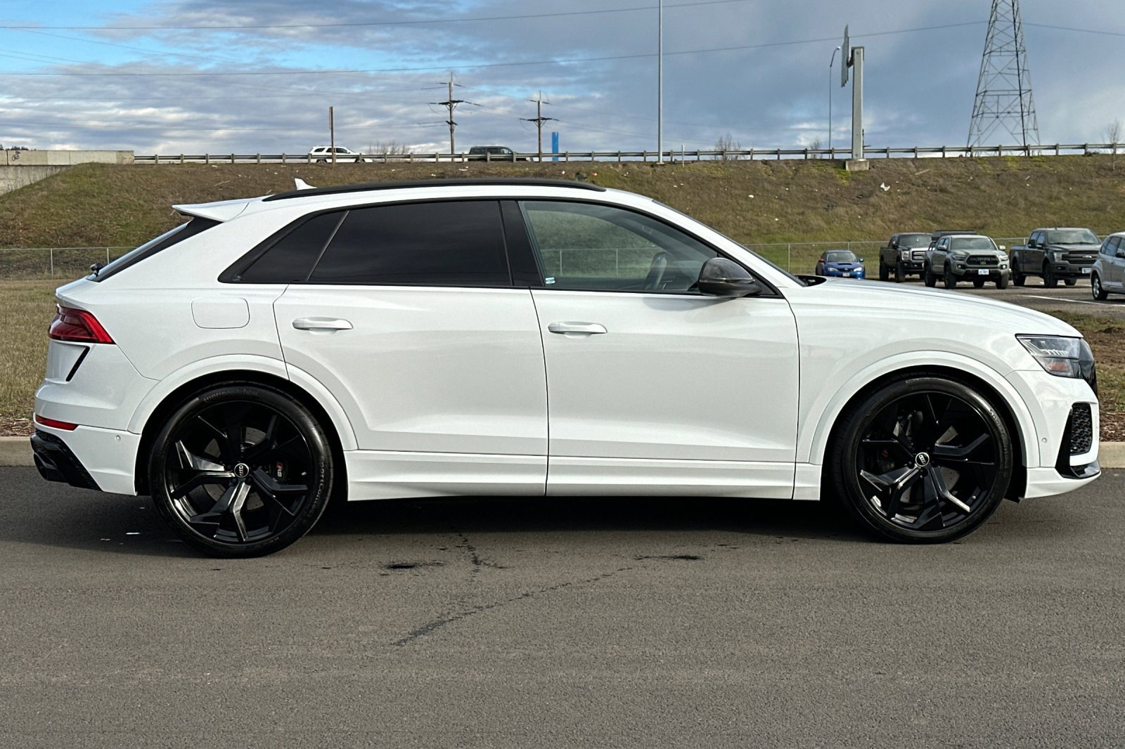 Used 2023 Audi RS Q8 image 2