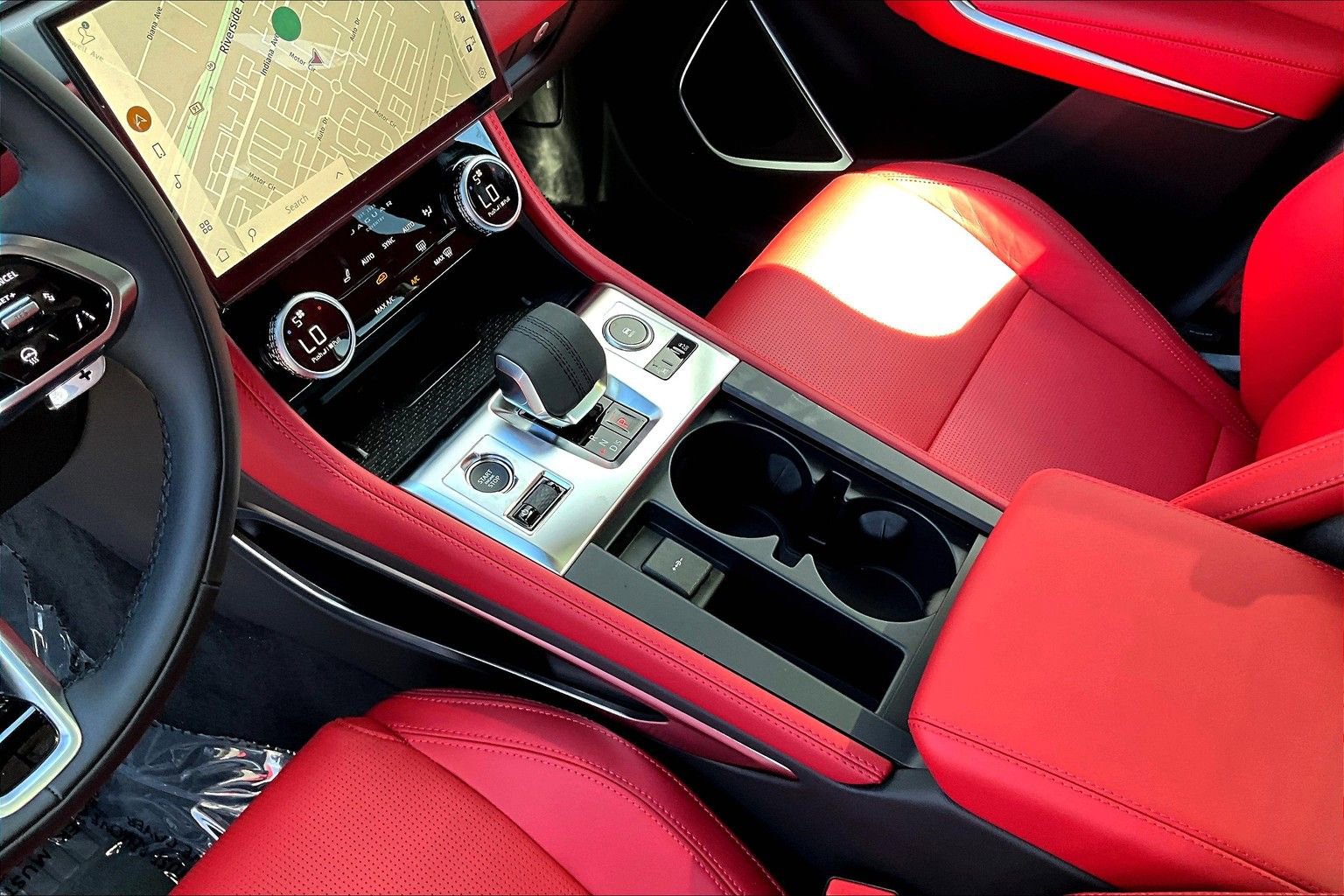 New 2026 Jaguar F-PACE R-Dynamic S image 8