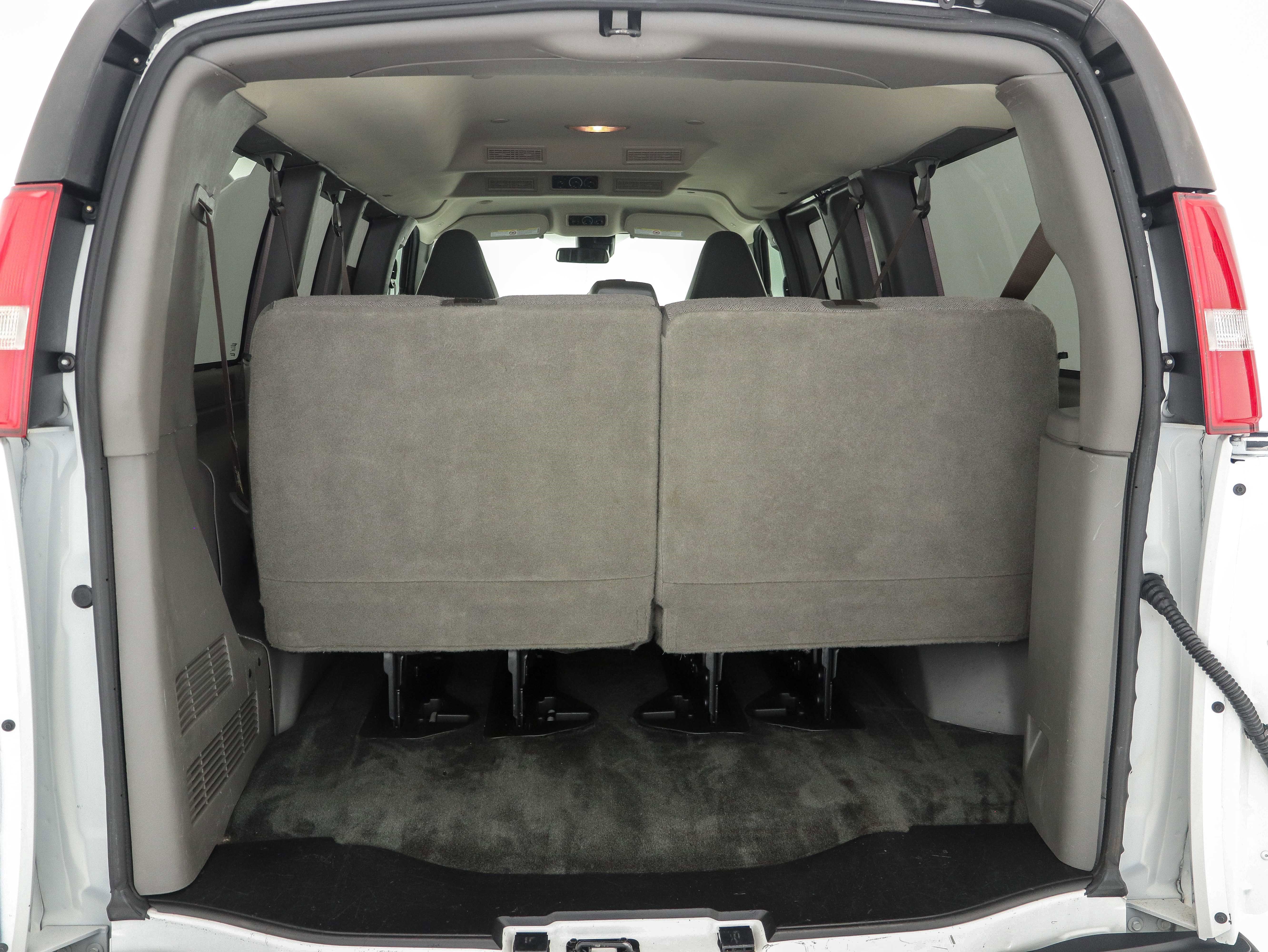 Used 2019 Chevrolet Express 2500 LT w/ LT Preferred Equipment Group image 11