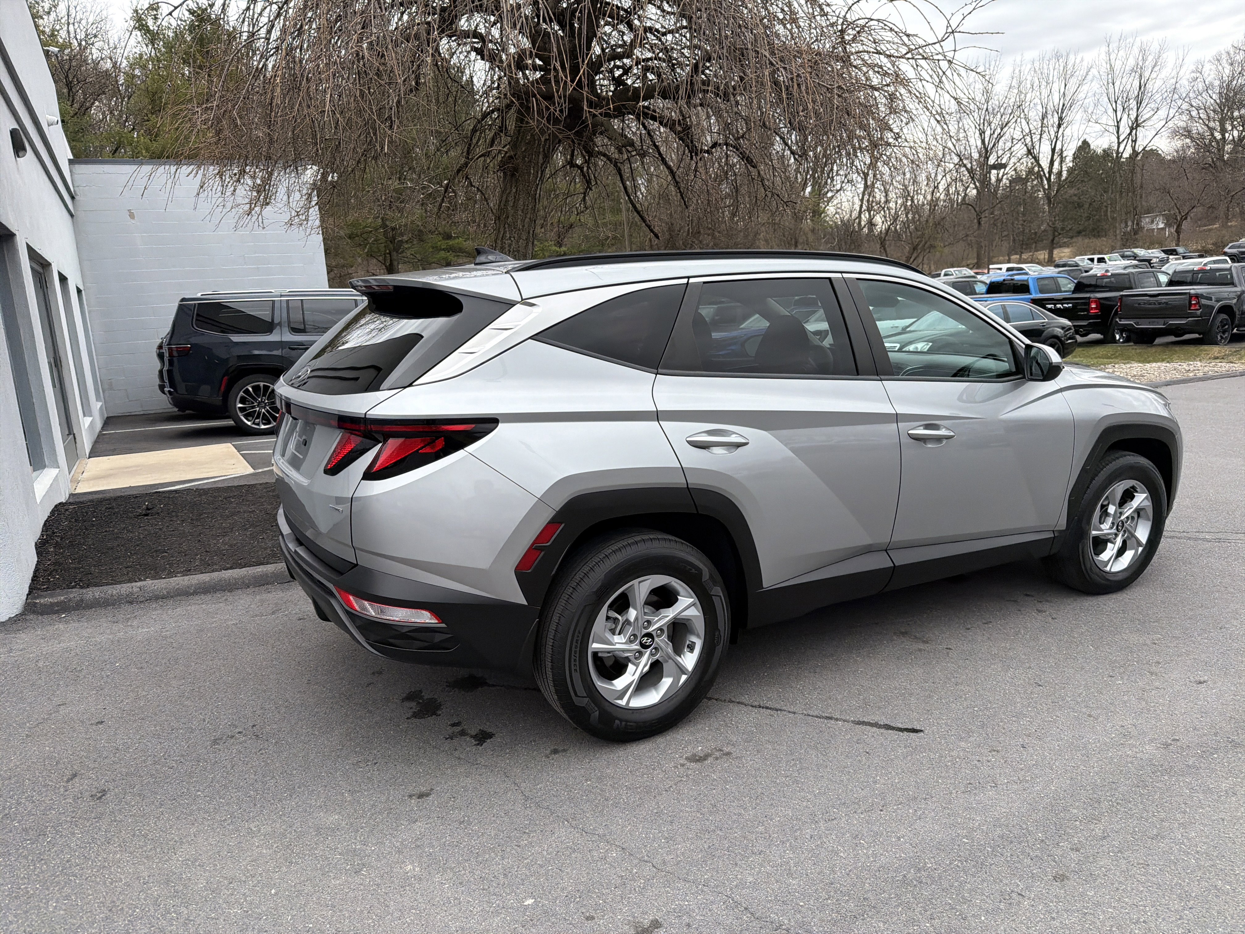 Used 2024 Hyundai Tucson SEL AWD/4WD image 3