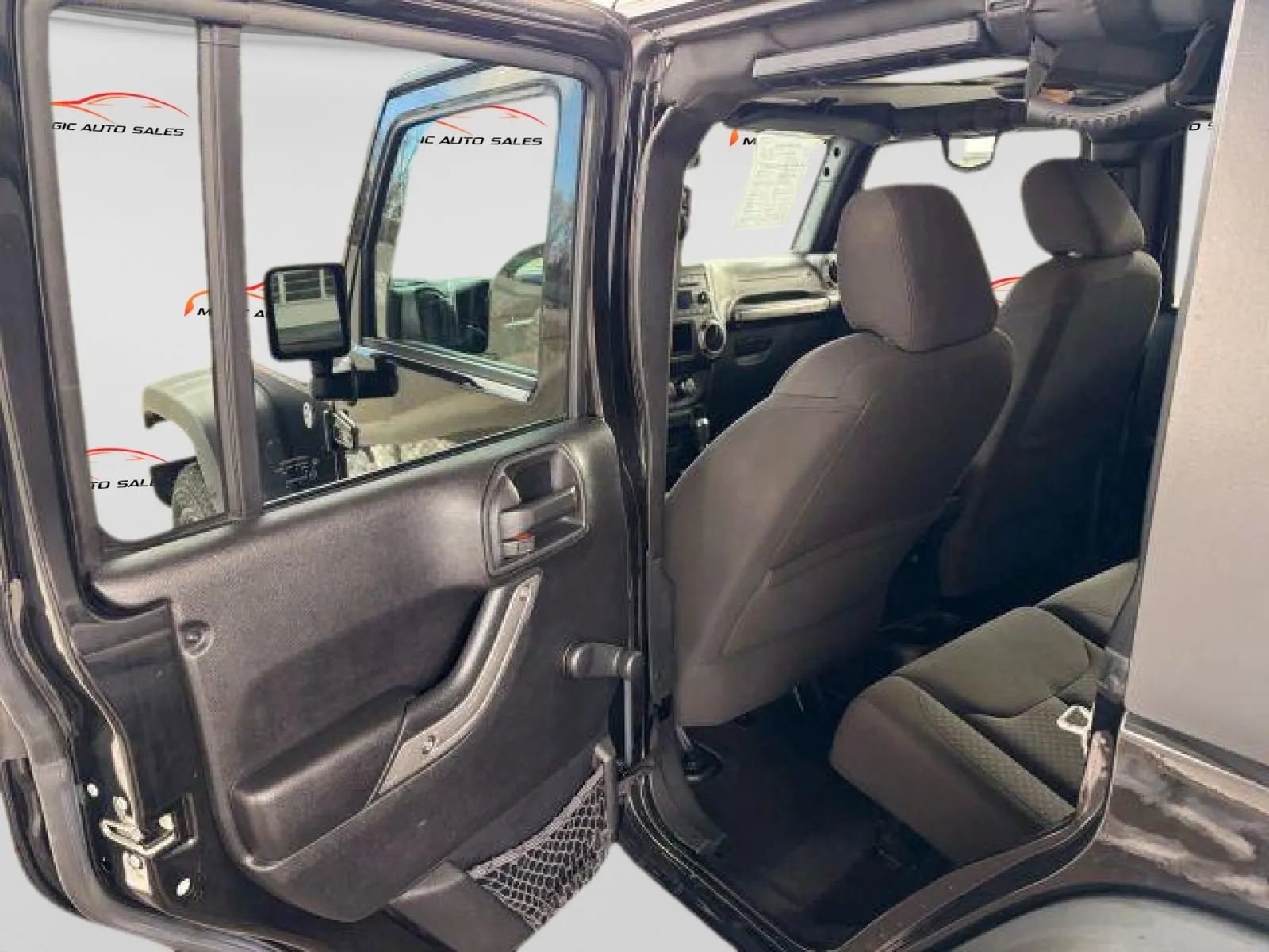 Used 2016 Jeep Wrangler Unlimited Sport w/ Connectivity Group image 12