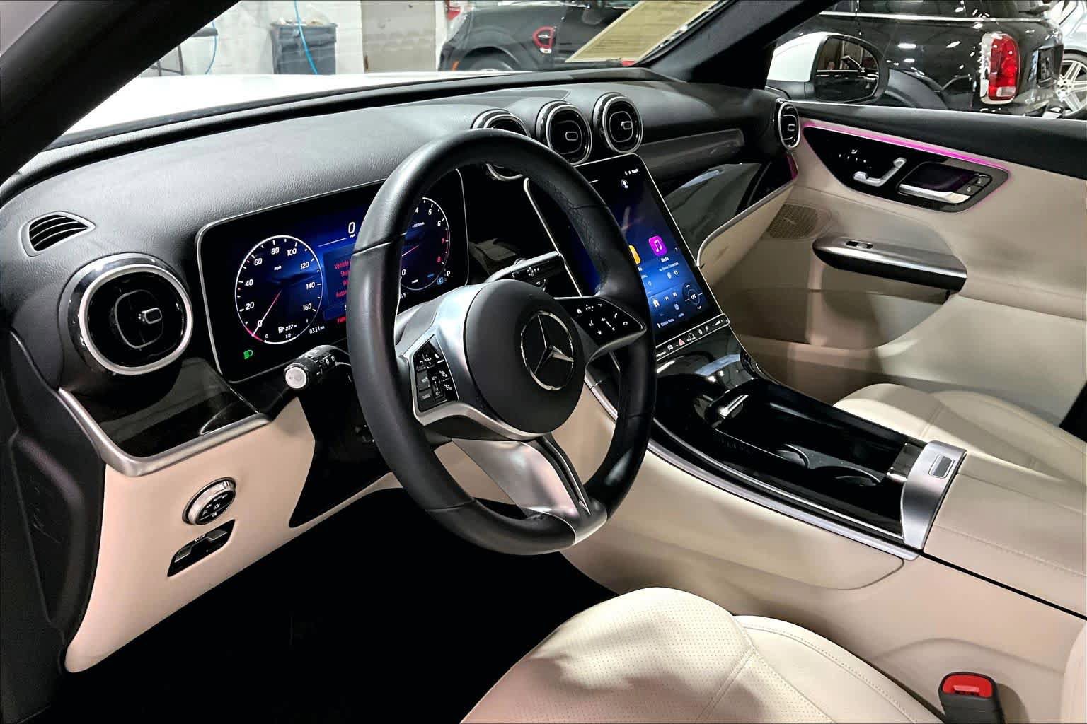 Used 2025 Mercedes-Benz GLC 300 4MATIC image 17