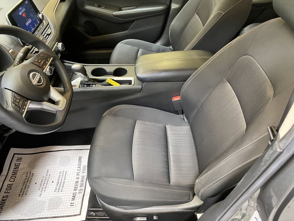 Used 2025 Nissan Altima 2.5 SV FWD image 18