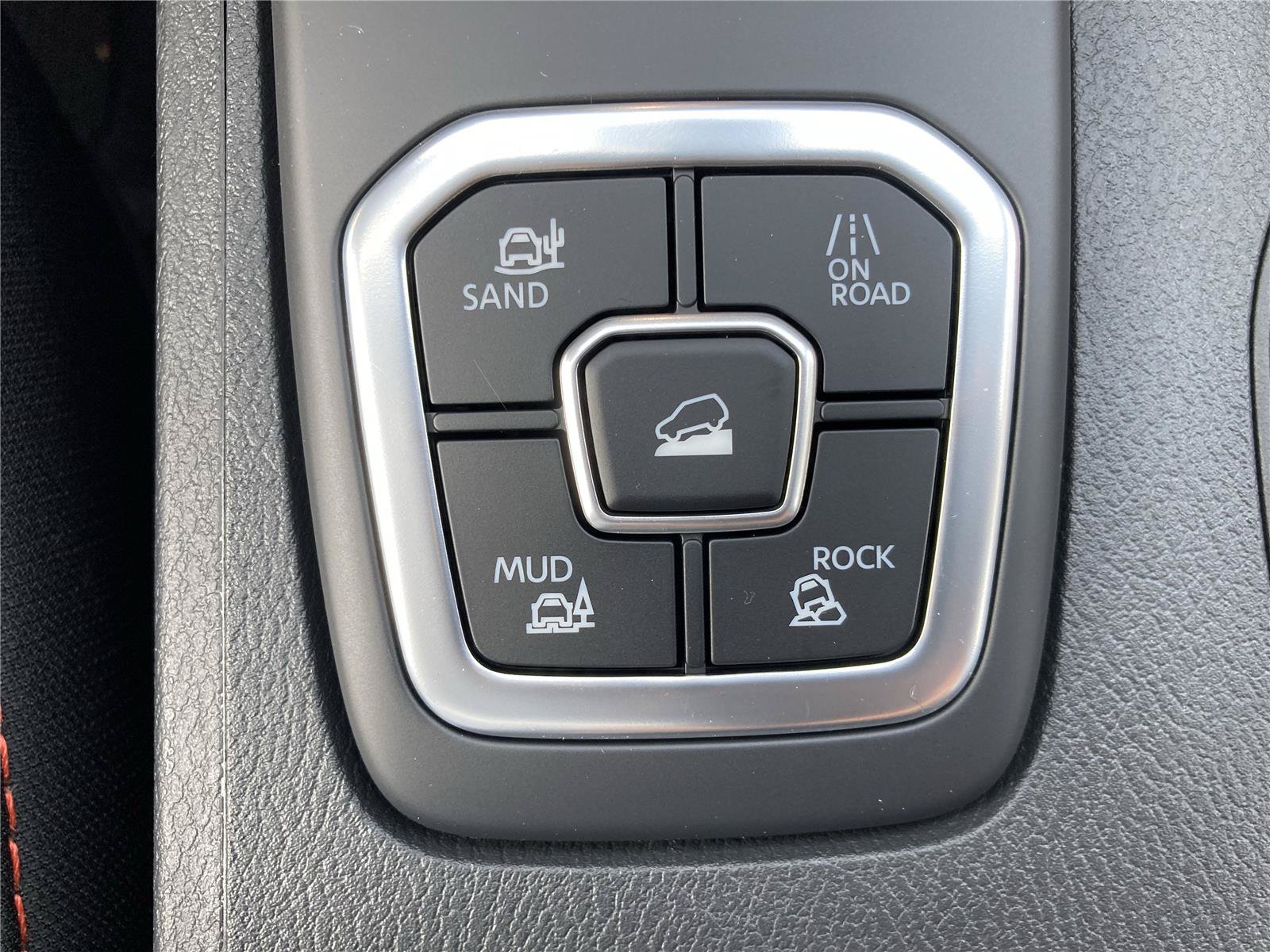 New 2026 Nissan Frontier PRO-4X w/ Pro-4x Convenience Package AWD/4WD image 16